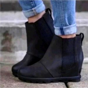 Sorel Joan of Arctic Wedge II Chelsea Black Chunky Lug Sole Ankle Bootie Sz 7.5